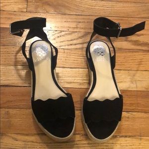 NEVER WORN Vince Camino sandals